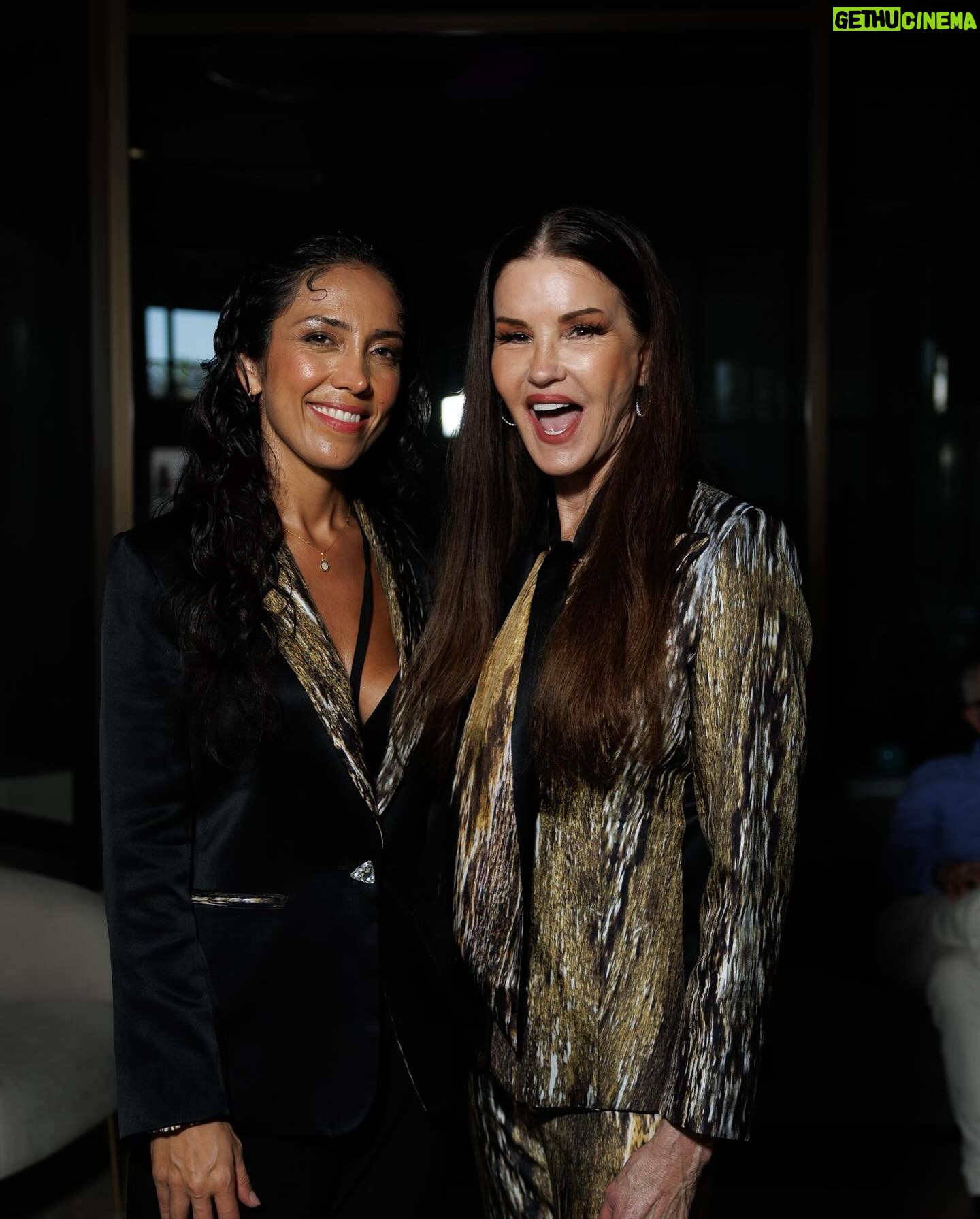 Janice Dickinson Instagram - At the @frowfw supporting the amazing @kimiaaryasilk 💕 Beautiful outfit! Thank you for having me #FRow #LAFW #KimiaAyraSilk
