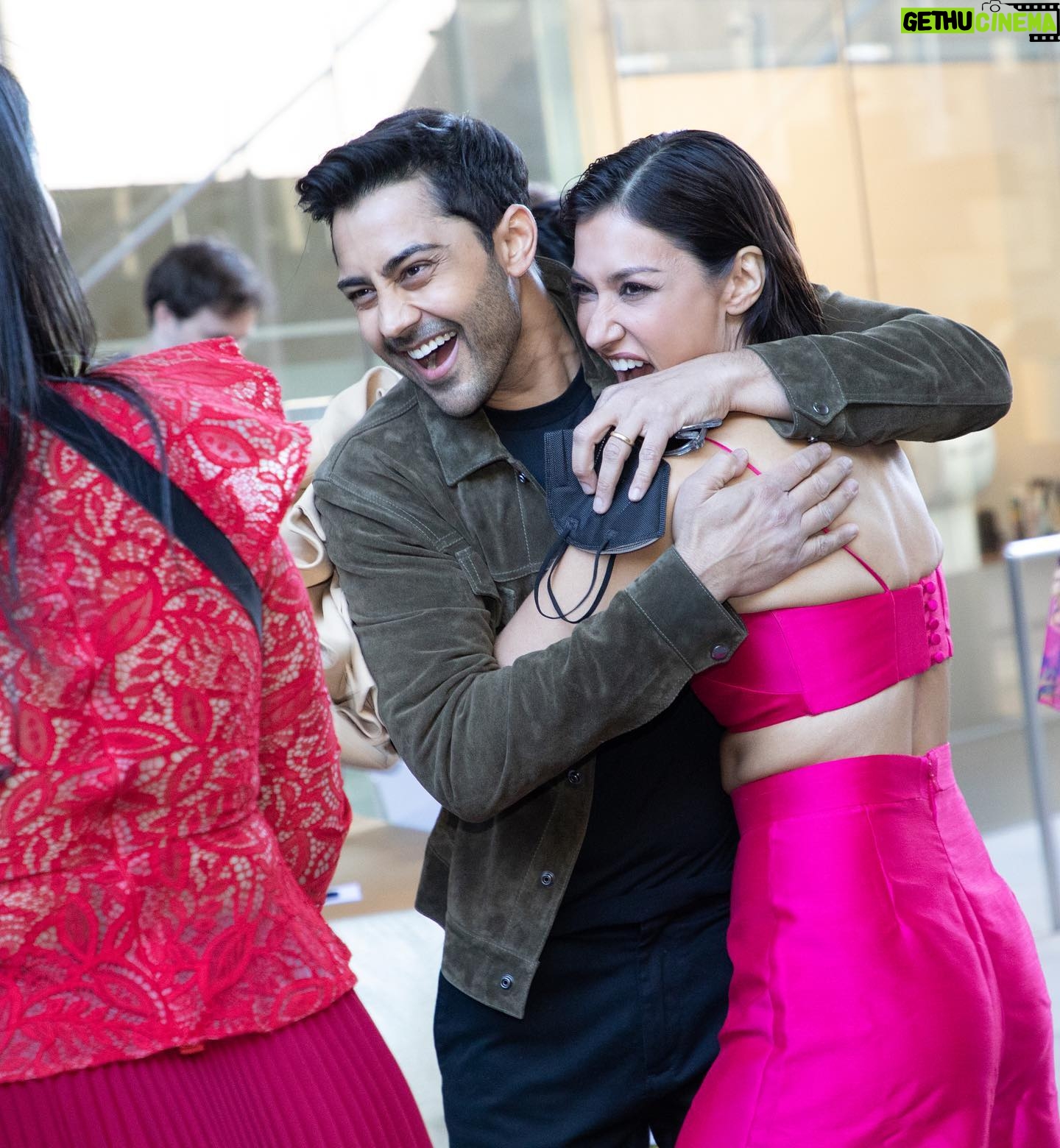 Janina Gavankar - 6.2K Likes - There was a gathering to celebrate the many South Asian artists that made this yearās Oscar nominated films. Though it was the first of its kind, it didnāt feel like āa momentā, it felt like part of the sustainable crescendo that the Desi community is making.
And as you can see from these pics, the love I have for these people is BIG. š