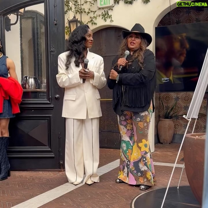 Janina Gavankar Instagram - I’m lucky to call Pamala Muhfuckin Grier my longtime friend, and yesterday I joined 50 other women to honor her as the Forever IT GIRL she is. She’s starring in @themonprime and dropped some pearls on us (swipe to hear) 🤌🏽 Shout out to those who know the era of magazine I’m reading! #brownnipplerevolution #thelword