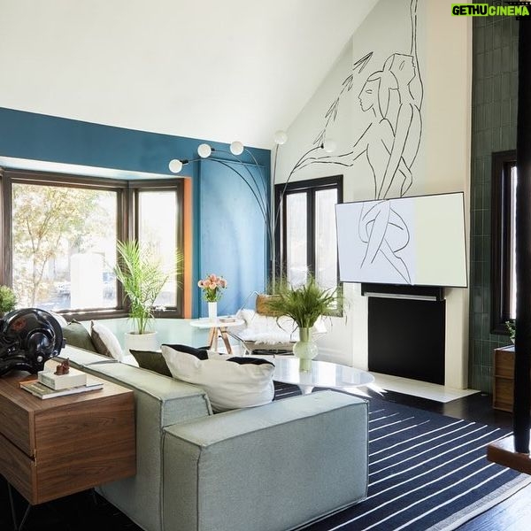 Janina Gavankar - 5.5K Likes - This is Ms. @mandychengdesign . Iām so proud of what she did to my house. This is the living room, outfitted with @roveconcepts furniture, and a piece @livioramondelli drew, specifically for the wall/tv. The whole redesign can be found on @dwellmagazine . Feel free to AMA and Iāll answer!
šø @madelinetolle