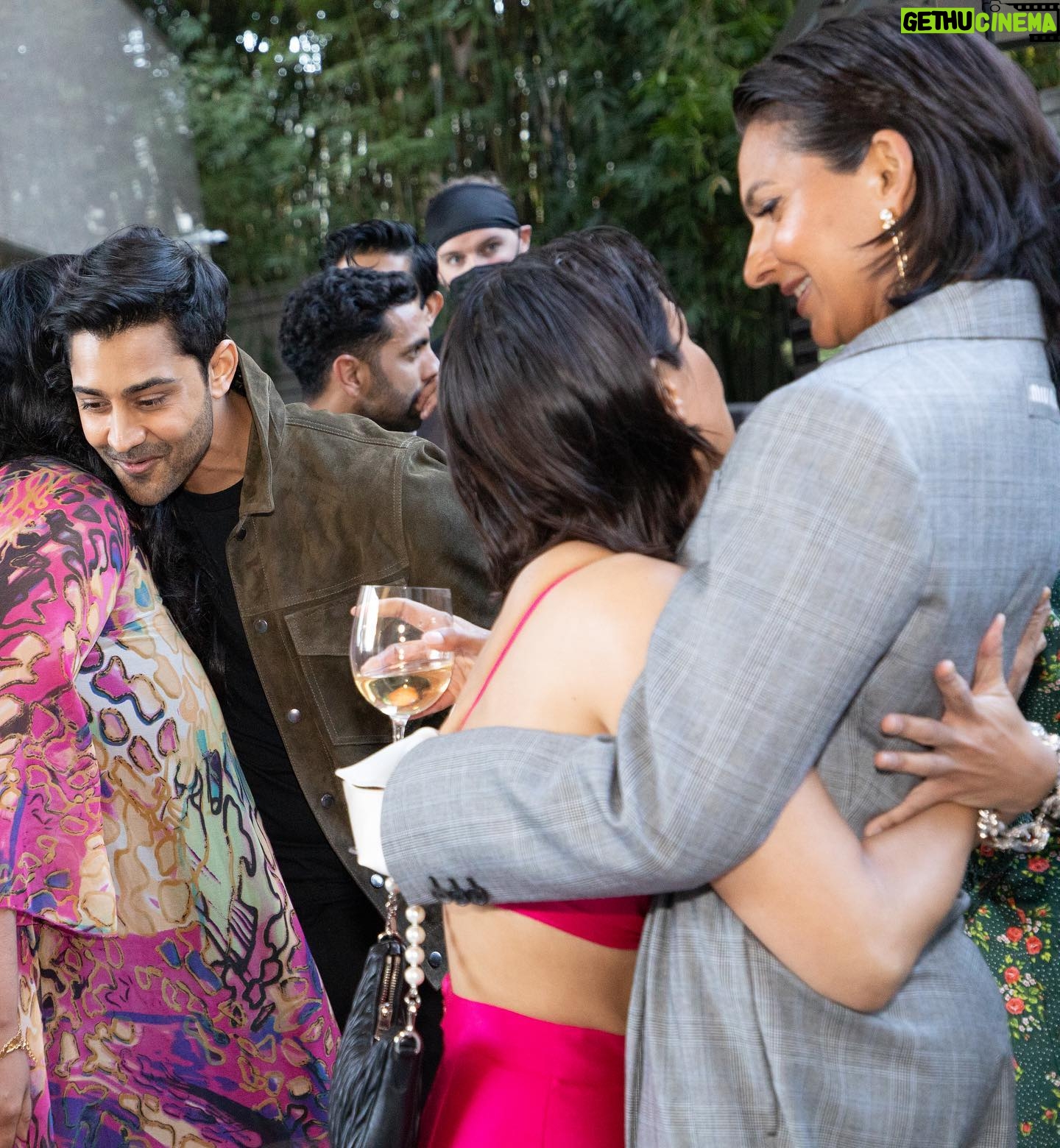 Janina Gavankar - 6.2K Likes - There was a gathering to celebrate the many South Asian artists that made this yearās Oscar nominated films. Though it was the first of its kind, it didnāt feel like āa momentā, it felt like part of the sustainable crescendo that the Desi community is making.
And as you can see from these pics, the love I have for these people is BIG. š