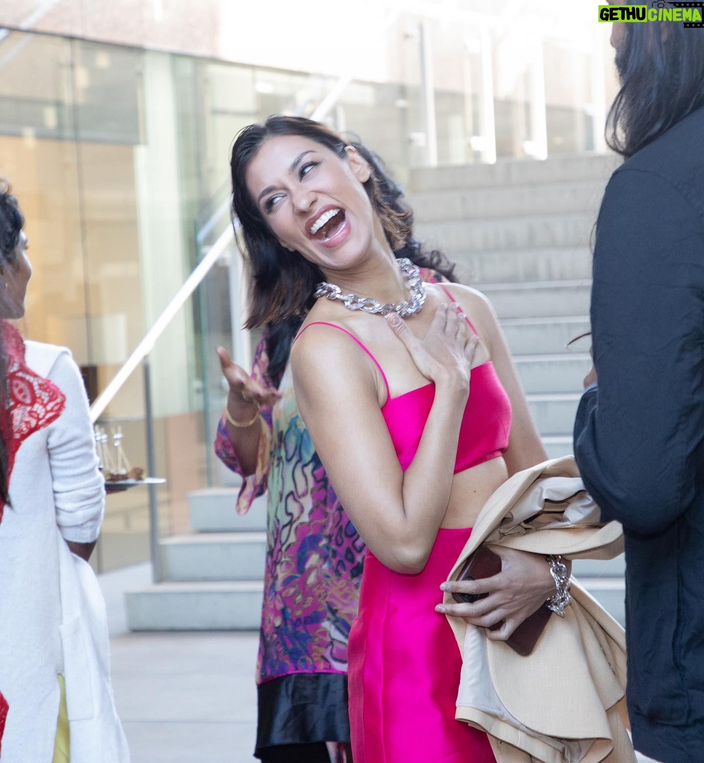 Janina Gavankar - 6.2K Likes - There was a gathering to celebrate the many South Asian artists that made this yearās Oscar nominated films. Though it was the first of its kind, it didnāt feel like āa momentā, it felt like part of the sustainable crescendo that the Desi community is making.
And as you can see from these pics, the love I have for these people is BIG. š