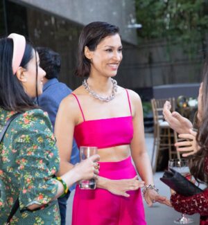Janina Gavankar Instagram - There was a gathering to celebrate the many South Asian artists that made this year’s Oscar nominated films. Though it was the first of its kind, it didn’t feel like “a moment”, it felt like part of the sustainable crescendo that the Desi community is making.
And as you can see from these pics, the love I have for these people is BIG. 💓