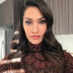 Janina Gavankar Instagram -