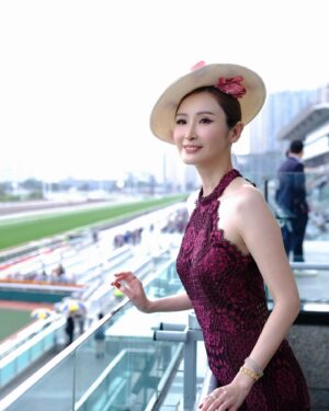 Janis Chan Instagram - 🌺

祝好運連連
Congrats 
#tvbraceday2024 
@atelierphyl