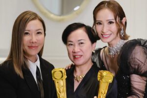 Janis Chan Instagram - 🤍

用專業態度、做最佳節目
為我參與的節目帶來榮譽
是我的榮幸

感恩2023 

恭喜新聞部
恭喜《無窮》團隊
恭喜《東張》團隊

💎@tsljewellery