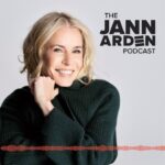 Jann Arden Instagram - There’s a lot to admire about @chelseahandler, she’s unapologetically herself, and she wants the same for every woman out there💯💯 Listen to the new episode wherever you get your podcasts! Link in bio 🔗🎧