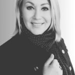 Jann Arden Instagram - On this week’s episode, @jannarden confronts the idea of medical assistance in dying (MAID) after watching some friends say goodbye to their parents. There was a big beautiful family dinner, memories shared, and lots of love. Can you see yourself making a decision like that later in life? Listen now wherever you get your podcasts, link in bio. . . . 📸: @itsmargobitch 🖤 #PodcastLife #FamilyLove #EndOfLifeCare #EthicalChoices #LifeDecisions #DeepConversations #PersonalReflections #LoveAndLoss #ListenNow #JannArden #maid #medicalassistancedying #death #celebratelife
