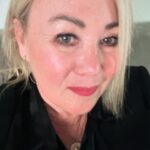 Jann Arden Instagram - My suitcase didn't show up so I hit the Polo park mall!!! #lifeontheroad here we are Winnipeg!!