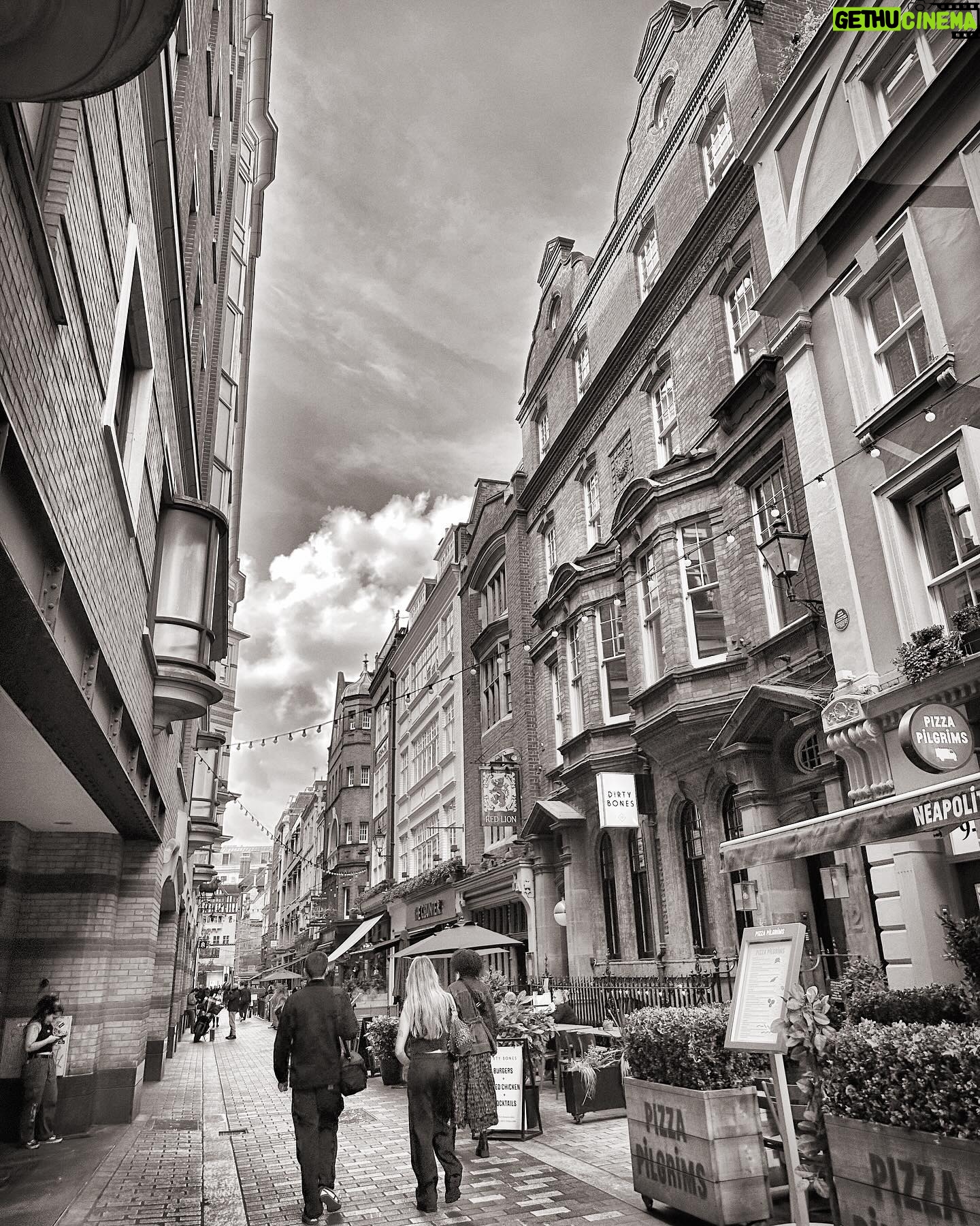 Jann Arden Instagram - If you want to visit London sometime- you'd have the absolute best time.