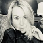 Jann Arden Instagram - Hey Friday. I love you.