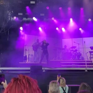 Jannika Wirtanen Instagram - Kiitos Kokkola. Lapsuuden maisemani. Kiitos laulunaiheista. ❤️Nähdään taas - toivottavasti pian. ❤️‍🔥 #parasosa 

Ps. Kuka muistaa keikka-asun vuodelta 2014? 😮