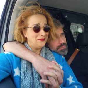 Janset Paçal Instagram - Elele, cancana, yan yana, kafa kafaya...
🥰🎭🎶🎬📺❤️☮️🌟🥂🍀🧚‍♂️💰💐🧿