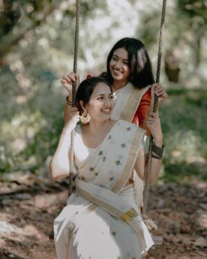 Janvi Byju Instagram - 🌺 

Click: @thawfeeq__ 

#onamseries #happyonam #onam2k23 #favpics #onam #traditional #saree #hillpalace #friendship #sisterfromanothermother #sareelove #traditionallook