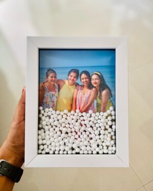 Janvi Byju Instagram - Thank you @_de._artsy._ for sending these beautiful gifts 🩵 
• Do checkout their profile for such beautiful works • 

#collaboration #gifts #frames #favourite