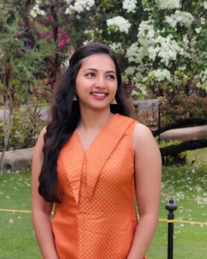 Janvi Byju Instagram - Outfit: @udupp_by_devikaraju @_udupp_store 🧡

#collaboration #vishucollection