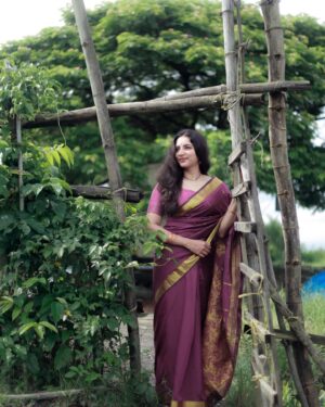 Janvi Byju Instagram - 🦋

📸 @bronzeback_films 

#kadamakudy #kochi #photoshoot #kochigram #saree #traditional #keralatradition #photogram #janvibyju