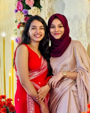 Janvi Byju Instagram - @_aleenaa_james engagement day ❤️
So happy for you kuttaa 😘

#photodump #engagementday #bestfriend #happyday #fortkochi #friendsreunion