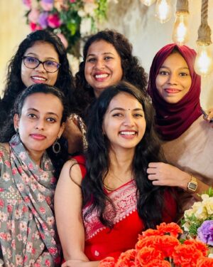 Janvi Byju Instagram - @_aleenaa_james engagement day ❤️
So happy for you kuttaa 😘

#photodump #engagementday #bestfriend #happyday #fortkochi #friendsreunion