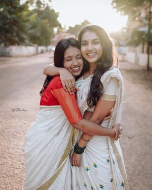 Janvi Byju Instagram - 🌺 

Click: @thawfeeq__ 

#onamseries #happyonam #onam2k23 #favpics #onam #traditional #saree #hillpalace #friendship #sisterfromanothermother #sareelove #traditionallook