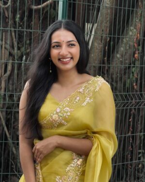 Janvi Byju Instagram - 🌻

#sareeday #departmentfarewell #psychology #farewell #yellow #sareelove #stteresascollege #janvibyju #ernakulam #picoftheday #memories