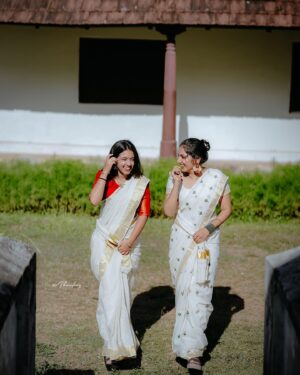 Janvi Byju Instagram - 🌺 

Click: @thawfeeq__ 

#onamseries #happyonam #onam2k23 #favpics #onam #traditional #saree #hillpalace #friendship #sisterfromanothermother #sareelove #traditionallook