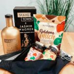 Jasmin Wagner Instagram - 🎉 Gewinnspiel zum Geburtstag! 🎉 Anlässlich meines Geburtstags möchte ich die Freude mit euch teilen, indem ich euch beschenke! 🎁 Was gibt es zu gewinnen? 🌼 3x die trendige „Blümchen“ Bauchtasche 🌿 Plus jeweils ein komplettes Set von NutriDual mit allen drei Organics: 1x Kurkuma Kapseln 1x Ashwagandha Kapseln 1x Goldene Milch Pulver 🍸 Und als besonderes Highlight: 1x eine einzigartige goldene Vodka Blümchen Flasche! Was müsst ihr tun, um teilzunehmen? 1️⃣ Liked diesen Beitrag 2️⃣ Folgt @jasminwagnerofficial und @nutridual_de 3️⃣ Markiert 3 Freunde in den Kommentaren 4️⃣ Teilt diesen Beitrag in eurer Story für zusätzliche Gewinnchancen Das Gewinnspiel endet am 27.04.2024 um 23:59 Uhr. Viel Glück! Teilnahmebedingungen: Der Gewinner wird in den Kommentaren bekannt gegeben. Dieses Gewinnspiel steht in keiner Verbindung zu Facebook oder Instagram und wird nicht von diesen Plattformen gesponsert oder unterstützt. Der Rechtsweg ist ausgeschlossen. Eine Barauszahlung des Gewinns ist nicht möglich. Weitere Teilnahmebedingungen findest du unter https://nutridual.de/pages/teilnahmebedingungen