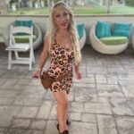 Jasmine Arteaga Sorge Instagram - Decisions in life are hard, I say go with the one that makes you the “ HAPPIEST!”One decision that was hard for me was opening up about my thin hair, but it’s the best thing I did for myself…plus I get to help anyone out there that feel the same way. Xoxo 😘 #hairloss #thinhair #littlepeople #allsizesmatter #allaizesarebeautiful #kindness #lashes