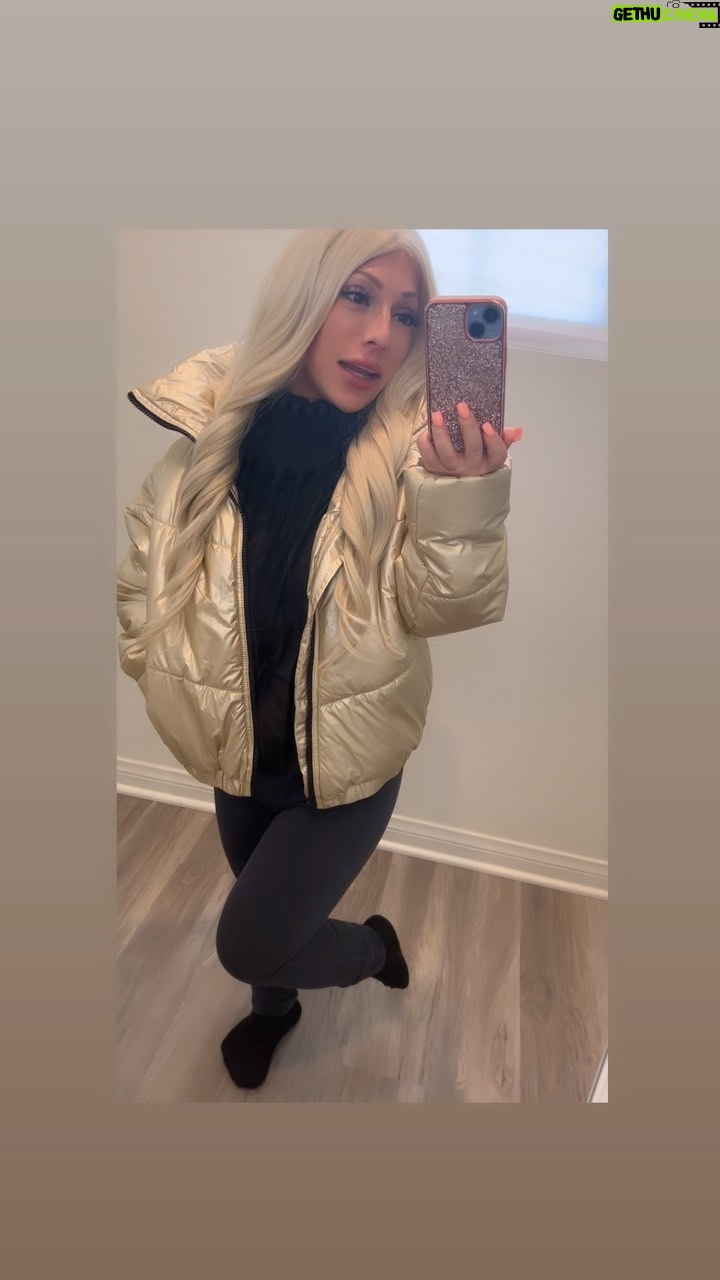 Jasmine Arteaga Sorge Instagram - Just a simple day with me and the boys! Let me know if you’d be interested to see more of our life.😉#familyreels #reelsinstagram #lifeupdates #momofboys #wigs #ootd #hoonigan #rubios #baja #mcdonalds #inandoutburger