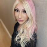 Jasmine Arteaga Sorge Instagram - Hair by @hairclub colored by @restorink_david_lira #pinkhair #allsizesmatter #lashes by @jasminesorgebeauty #swipe #browneyedgirl