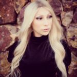 Jasmine Arteaga Sorge Instagram - Be still, he is always with you! #allsizesmatter #allsizesarebeautiful #thinhairsolution