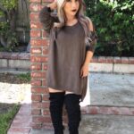 Jasmine Arteaga Sorge Instagram - Falling 🍁🍂🍃for you!! 😘🎃👻 fall weather where you at!! 😅