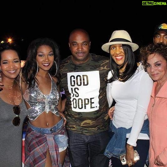 Jasmine Guy Instagram - @pepsifunkfest old school fun with @iammonastephen @iamlyricrachae who opened for @snoopdogg @kwanzahall @nataliehall