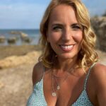 Jasmine Harman Instagram - Today at 3pm on @channel4 I’ll be back in the mother-land, helping Mandy & Rae find their dream retirement home in Eastern Cyprus for £150k. @aplaceinthesunofficial What do you think of the value for money I showed them? #aPlaceInTheSun #Cyprus #NewHome #Repeat