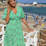 Jasmine Harman Instagram - Today at 3pm on @channel4 I’ll be back in the mother-land, helping Mandy & Rae find their dream retirement home in Eastern Cyprus for £150k. @aplaceinthesunofficial What do you think of the value for money I showed them? #aPlaceInTheSun #Cyprus #NewHome #Repeat