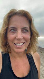 Jasmine Harman Instagram - It doesn’t seem possible but in 18 months, I’m going to turn 50! I’m quite excited about it and I’m using it as motivation to really begin taking great care of myself. I want to be the fittest, strongest, healthiest, happiest and most confident and well-balanced version of myself that I can be. Not much to ask… 😆 I’ve spoken before about loving and accepting ourselves, not trying to be perfect. That doesn’t mean I can’t strive to improve those things that are in my control. I feel that taking care of yourself with good nutrition, sleep, skincare, exercise and self care is all part of truly loving yourself. I hope you’ll join me on this journey. What are your best tips for taking care of ourselves? #50isthenew30 #selfcare #nofilter #nomakeup #fitnessjourney