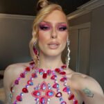 Jasmine Kennedie Instagram - 💎Sempre Viva…live forever💎 Last nights look for the s15 finale of @rupaulsdragrace was inspired by Isabella Rossellini’s role in “death becomes her” but with a twist! Hair: @dougoconnell13 Makeup: @larrytraevon Skirt: @velarde_designs Body jewlery: @crownjewels.uk Shoes: @louboutinworld #rawphoto #nofilter #rpdr15 #rpdr #finale #deathbecomesher #jasminekennedie #body #bodyqueen #legs #trans #transwoman #showgirl #transisbeautiful #rpdr14
