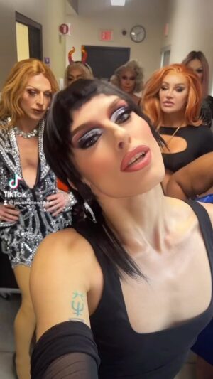 Jasmine Kennedie Instagram - ⚡️ LET LOOSE!! ⚡️ ft @jimbothedragclown @gisele_lullaby @heidincloset @xosonique @silkyganache @trinitythetuck 

S/O: @looseyladuca for the BOP 

#letloose #waronthecatwalk #rpdr #rupaul  #dragrace #rpdr15