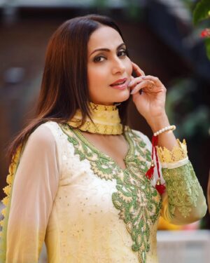 Jaswinder Gardner Instagram - Embrace your uniqueness.. 
🥰❤️
.
.
.
#jaswindergardner #actor #actorslife #friday #fridaynight #fridaymood #destinationwedding #nepal #kathmandu #thamelhouse #sisterswedding #mehandi
