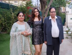 Jaswinder Gardner Instagram - I share my birthday with my beautiful mother, when she calls me to wish me on my birthday or vice-versa we tell each other same to you 😅😅
It’s usually very rare that a mother and daughter celebrate their birthday together & I feel blessed to be the rare one 😍
Happy birthday mumma 😘I pray to God that he may always  keep you happy , healthy , joyful and contend & bless you with a long life . May you have all your desires fulfilled 🎂🎉❤️🤗😘
.
.
.
#happybirthday #happybirthdaymummy #loveyouforever #mother #daughter #october #octoberbirthday
