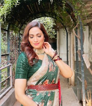 Jaswinder Gardner Instagram - 💚💚
.
.
.
#jaswindergardner #actor #actorslife #ruslaan #bollywoodfilm #friday #fridaymood #fridayvibes #funfriday #picoftheday #instagood #indianlook #saree #green