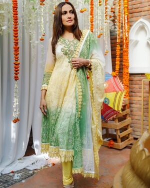 Jaswinder Gardner Instagram - Embrace your uniqueness.. 
🥰❤️
.
.
.
#jaswindergardner #actor #actorslife #friday #fridaynight #fridaymood #destinationwedding #nepal #kathmandu #thamelhouse #sisterswedding #mehandi