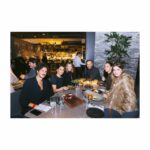 Javiera Díaz de Valdés Instagram - Anoche, comida deliciosa en el @burianaristorante junto a los compañeros @exeed_bornformore con los que siempre se pone buena la conversa. Esa corvina una delicia. Por si acaso, @burianaristorante es parte del club de beneficios de @exeed_bornformore 🧡