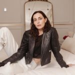 Javiera Díaz de Valdés Instagram - AMÉN ROOM en @hotelbidasoa x @amenleather y @grisanticussen_cl y esa chaqueta de la última colección de @amenleather de la querida @belemunozg @thecollectivecl 🦢 gracias por la invitación. 🤍