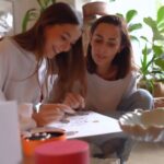 Javiera Díaz de Valdés Instagram - Mother of Pearls by TOUS. 🫧 Gracias @TOUSJEWELRY por celebrarme este día de la madre de una manera tan única💌. Un momento especial junto a mi hija. @rosamackenna Video @r.vasquezlemus #TOUSMotherOfPearl