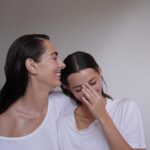 Javiera Díaz de Valdés Instagram - MADRE @rosamackenna para @libra_skincare @carlosortegaphoto @maria_paz_urra_ @pilaralemparte_diseno #eligelocal #skincare