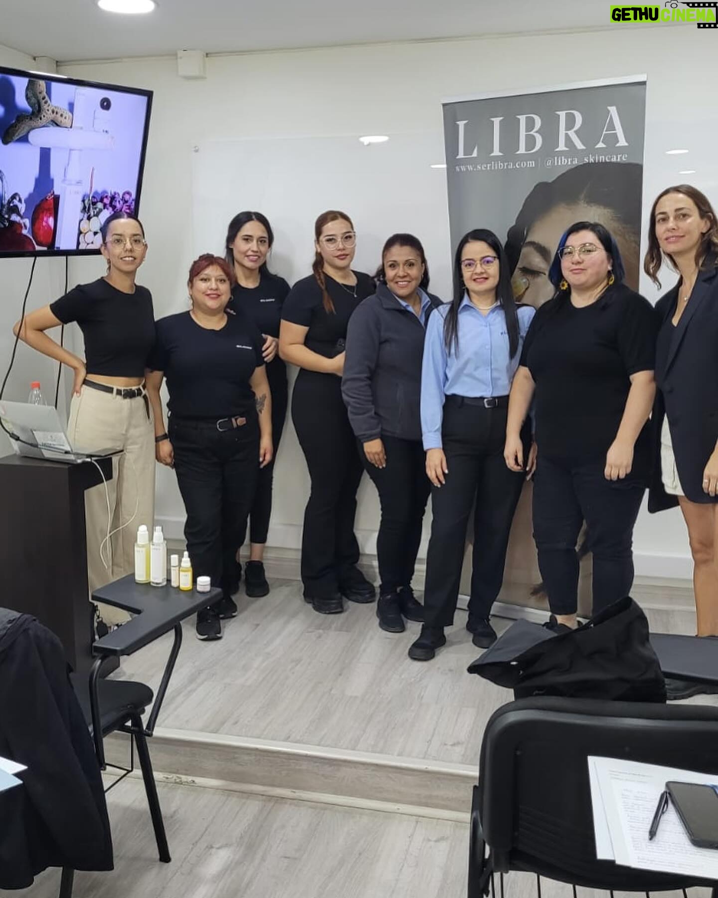 Javiera Díaz de Valdés Instagram - Una semana movida. Siempre @libra_skincare