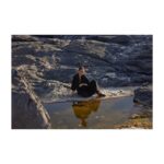Javiera Díaz de Valdés Instagram - Paseo a la playa en Otoño junto a @pas_denom @carlosortegaphoto @maria_paz_urra_ @andisiente #diseñolocal #emprendimientofemenino #eligelocal @libra_skincare siempre.