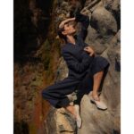 Javiera Díaz de Valdés Instagram - Nueva colaboración para la marca chilena @pas_denom colección Otoño Invierno 24. 🪨 Equipo de lujo @carlosortegaphoto @maria_paz_urra_ @andisiente #eligelocal #diseñochileno #emprendimiemtofemenino