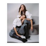 Javiera Díaz de Valdés Instagram - Dejo aquí resumen análogo de lo que fue la linda experiencia con mi hija @rosamackenna para @falabella_cl #díadelamdre Gracias al equipo de lujo, quedamos felices con el precioso resultado. ♥️ Producción @rose_estudio Fotos @tomas_reid Maquillaje y pelo @aledelsante Vestuario @pau_poblet_